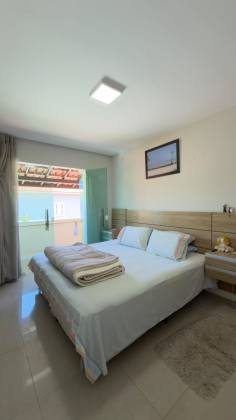 Casa duplex em Buraquinho