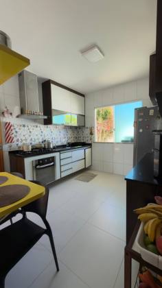 Casa duplex em Buraquinho