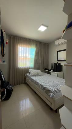 Casa duplex em Buraquinho