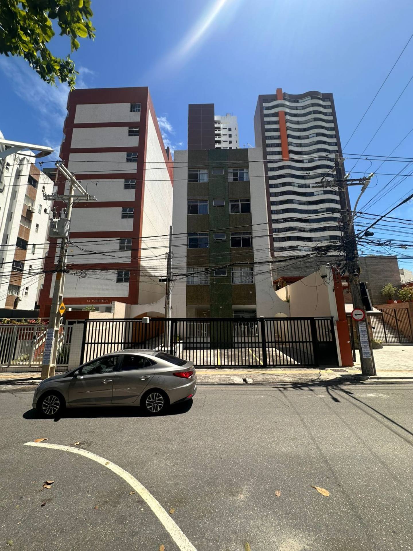 Pituba 2/4 com dependência/ Rubem Berta