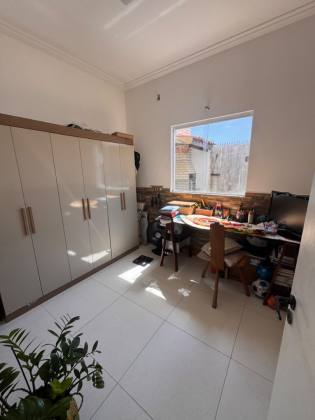 Casa Para Vender com 3 quartos 2 suítes em Abrantes