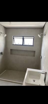 Casa em Vilas do Atlântico 4/4 com suítes