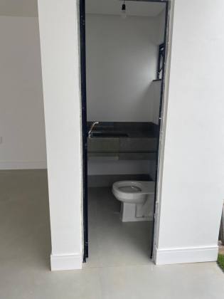 Casa em Vilas do Atlântico 4/4 com suítes
