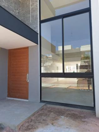 Casa em Vilas do Atlântico 4/4 com suítes