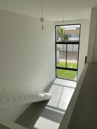 Casa em Vilas do Atlântico 4/4 com suítes