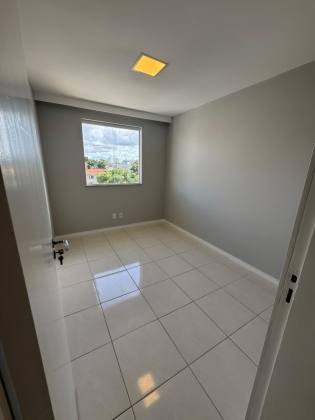 Pitangueiras 2/4 com suíte - Residencial Coliseu