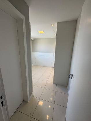 Pitangueiras 2/4 com suíte - Residencial Coliseu