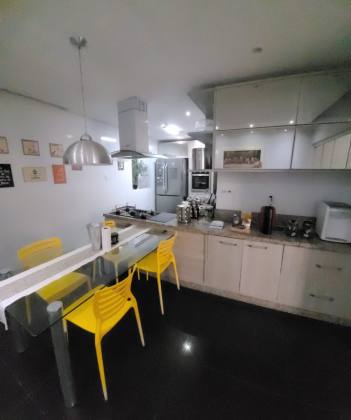 Casa Para Vender com 4 suítes em Vilas do Atlântico