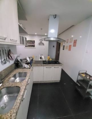 Casa Para Vender com 4 suítes em Vilas do Atlântico