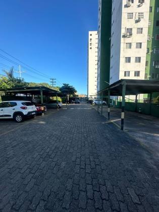 Bosque da Lagoa  2/4 com Dependência