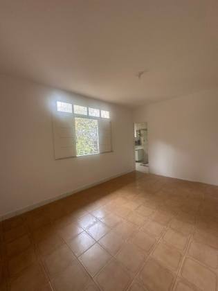Casa 2/4 com suítes - Sete de Abril