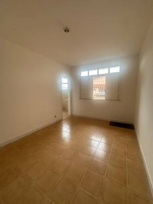 Casa 2/4 com suítes - Sete de Abril