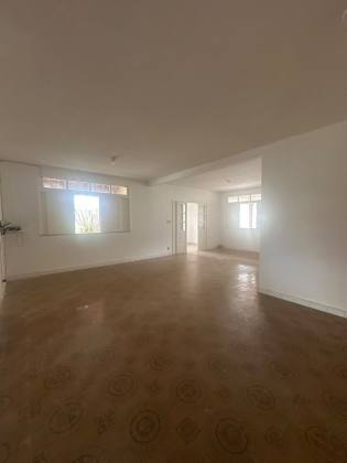 Casa 2/4 com suítes - Sete de Abril