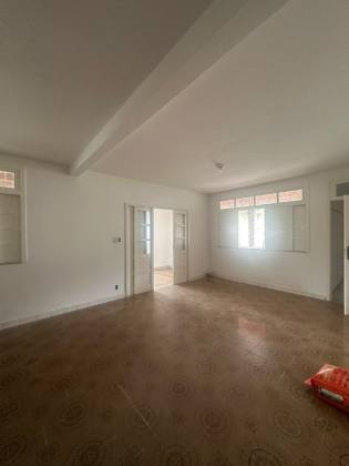 Casa 2/4 com suítes - Sete de Abril