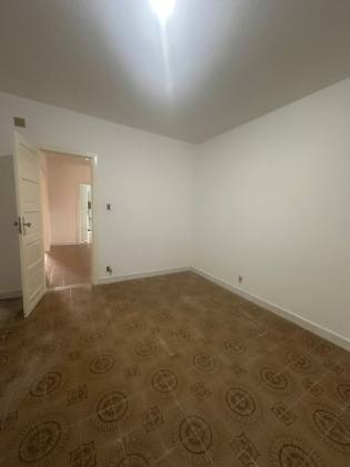 Casa 2/4 com suítes - Sete de Abril