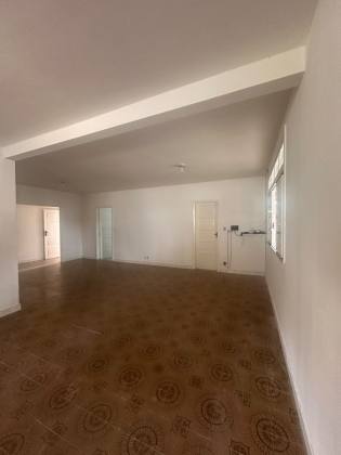 Casa 2/4 com suítes - Sete de Abril