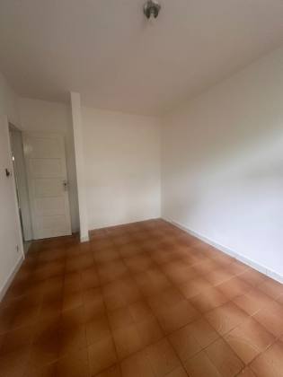 Casa 2/4 com suítes - Sete de Abril