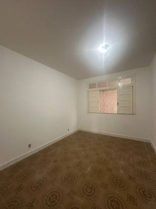 Casa 2/4 com suítes - Sete de Abril