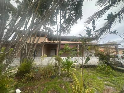 Casa 2/4 com suítes - Sete de Abril