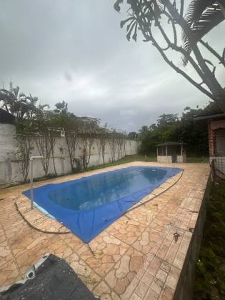 Casa 2/4 com suítes - Sete de Abril