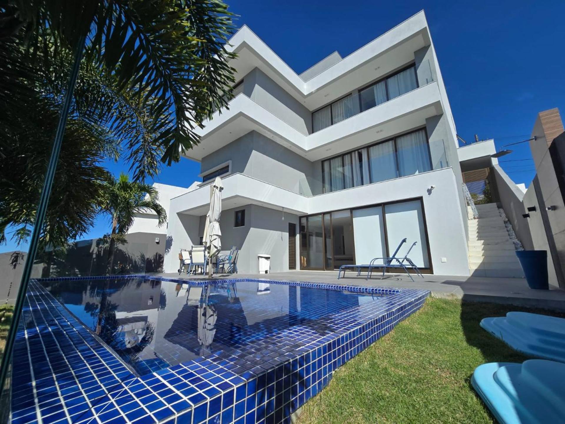 Casa em Alphaville Litoral Norte II - 4/4 | Abrantes