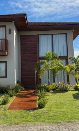 CASA EM PRAIA DO FORTE 5/4 SUITES