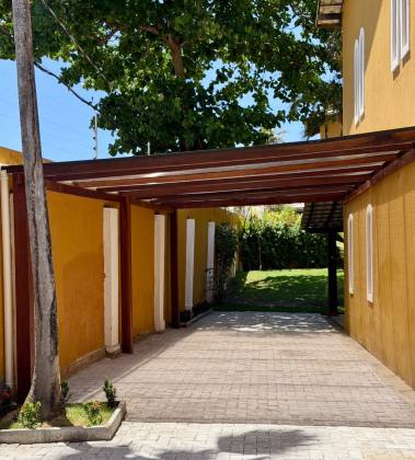 Casa 4/4 em Vilas do Atlântico