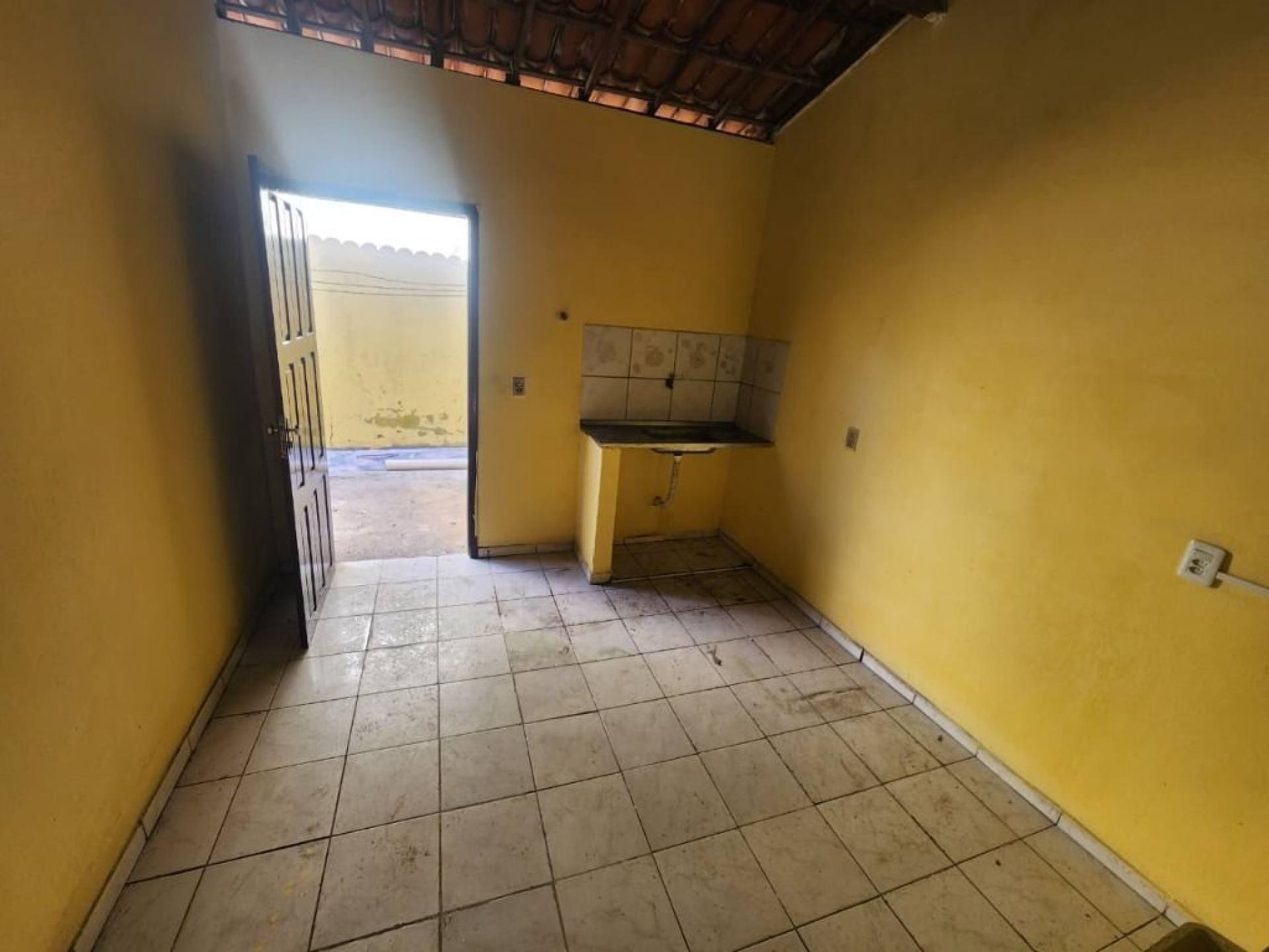 Casa com 2 dormitórios para alugar, 52 m² por R$ 700,00/mês - Itaperi - Fortaleza/CE