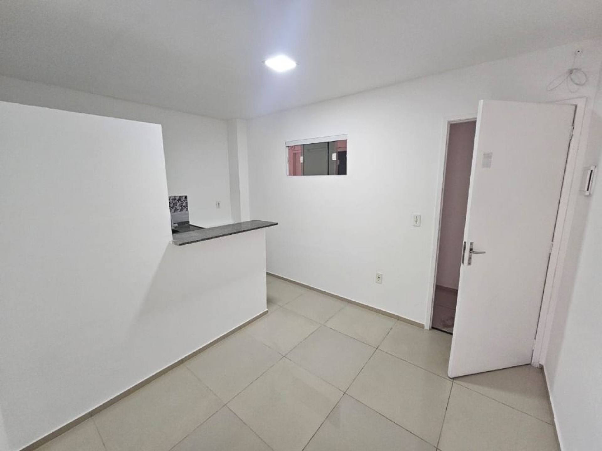 Apartamento com 1 dormitório para alugar, 46 m² por R$ 980,00/mês - Montese - Fortaleza/CE