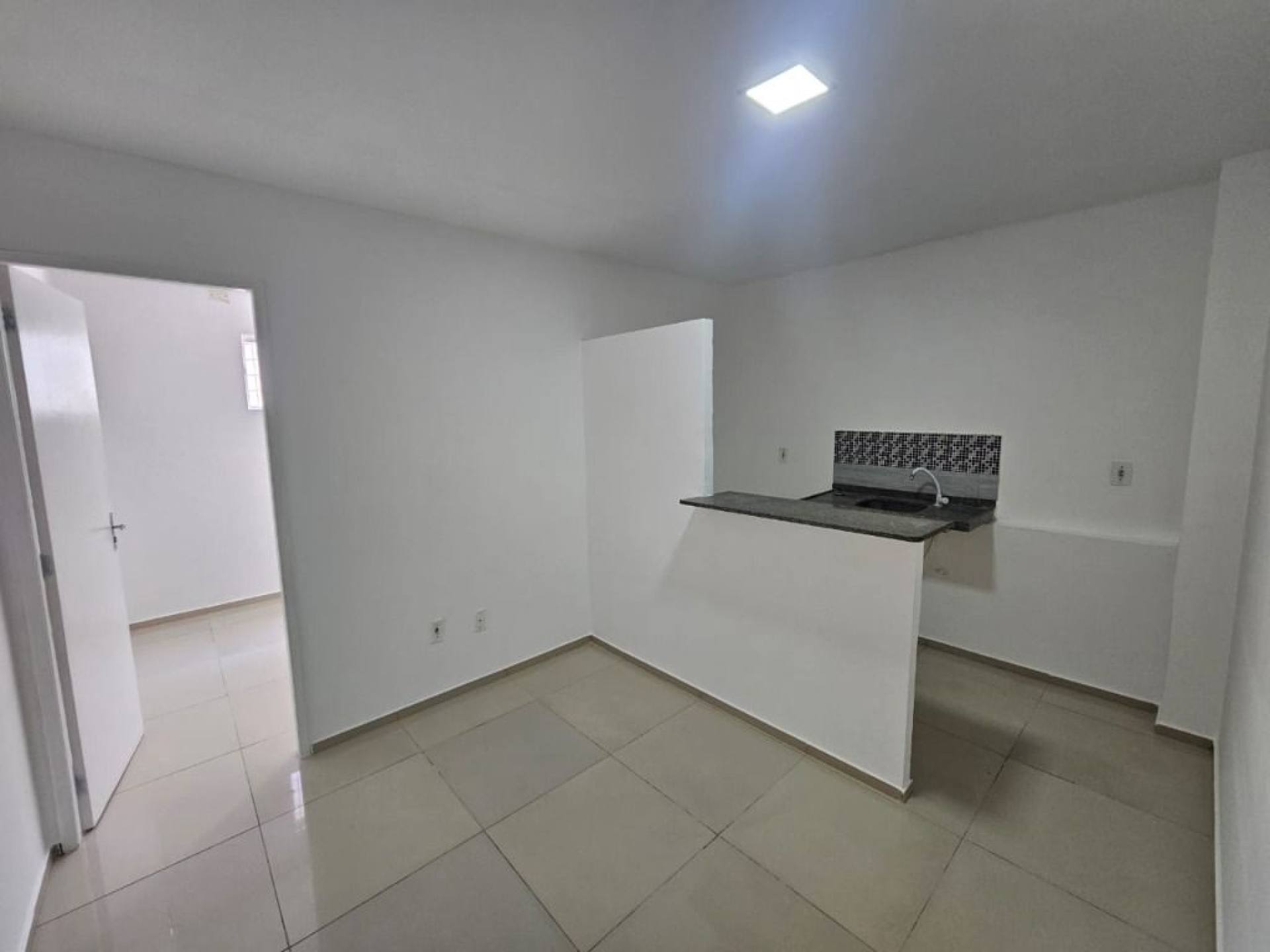 Apartamento com 1 dormitório para alugar, 46 m² por R$ 980,00/mês - Montese - Fortaleza/CE