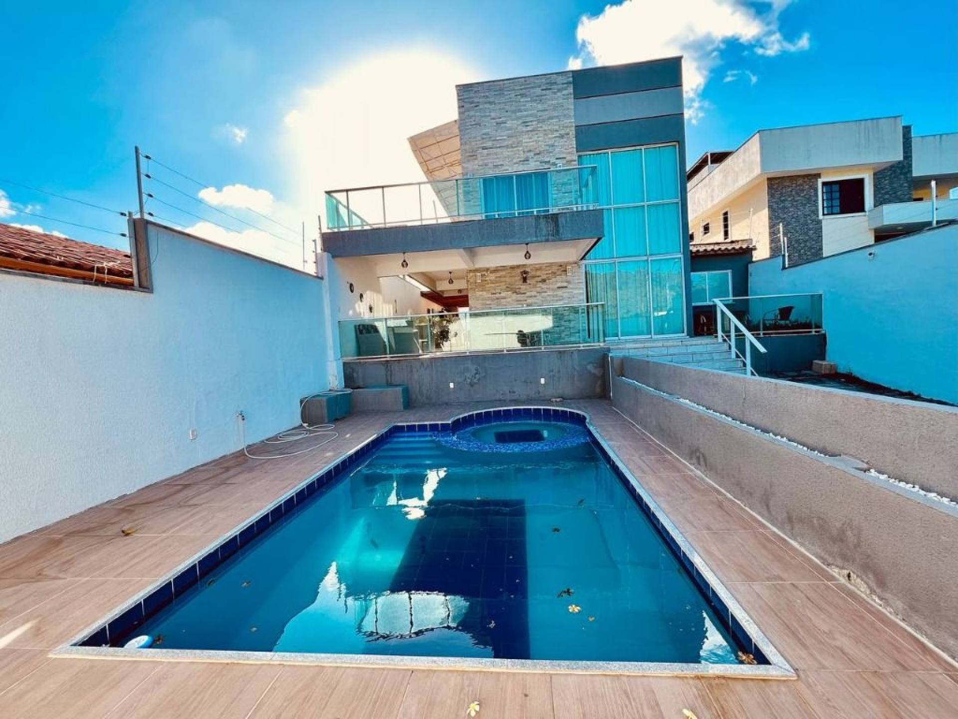 Casa Duplex com 4 quartos à venda, 250 m² por R$ 950.000 - Sapiranga - Fortaleza/CE