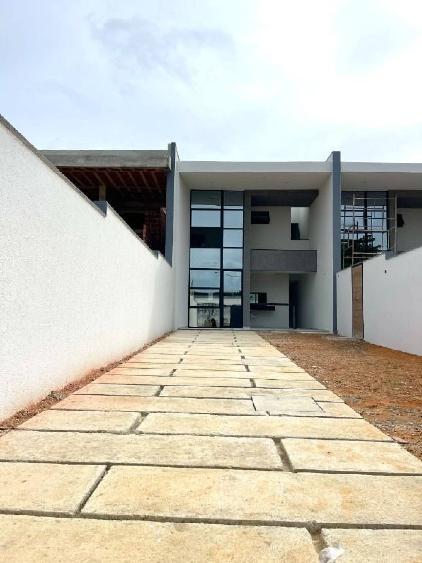Casa Duplex com 4 quartos à venda, 133 m² por R$ 585.000 - Tamatanduba - Eusébio/CE
