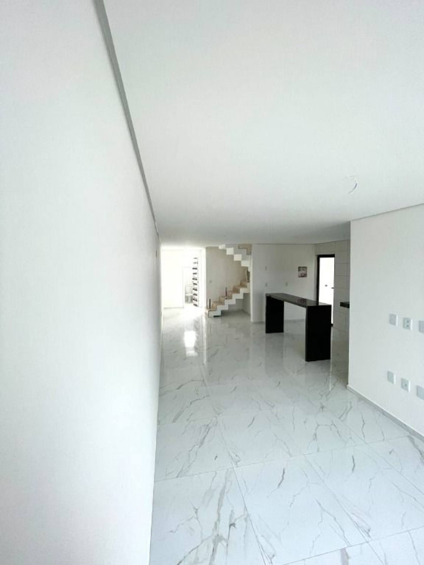 Casa Duplex com 4 quartos à venda, 133 m² por R$ 585.000 - Tamatanduba - Eusébio/CE