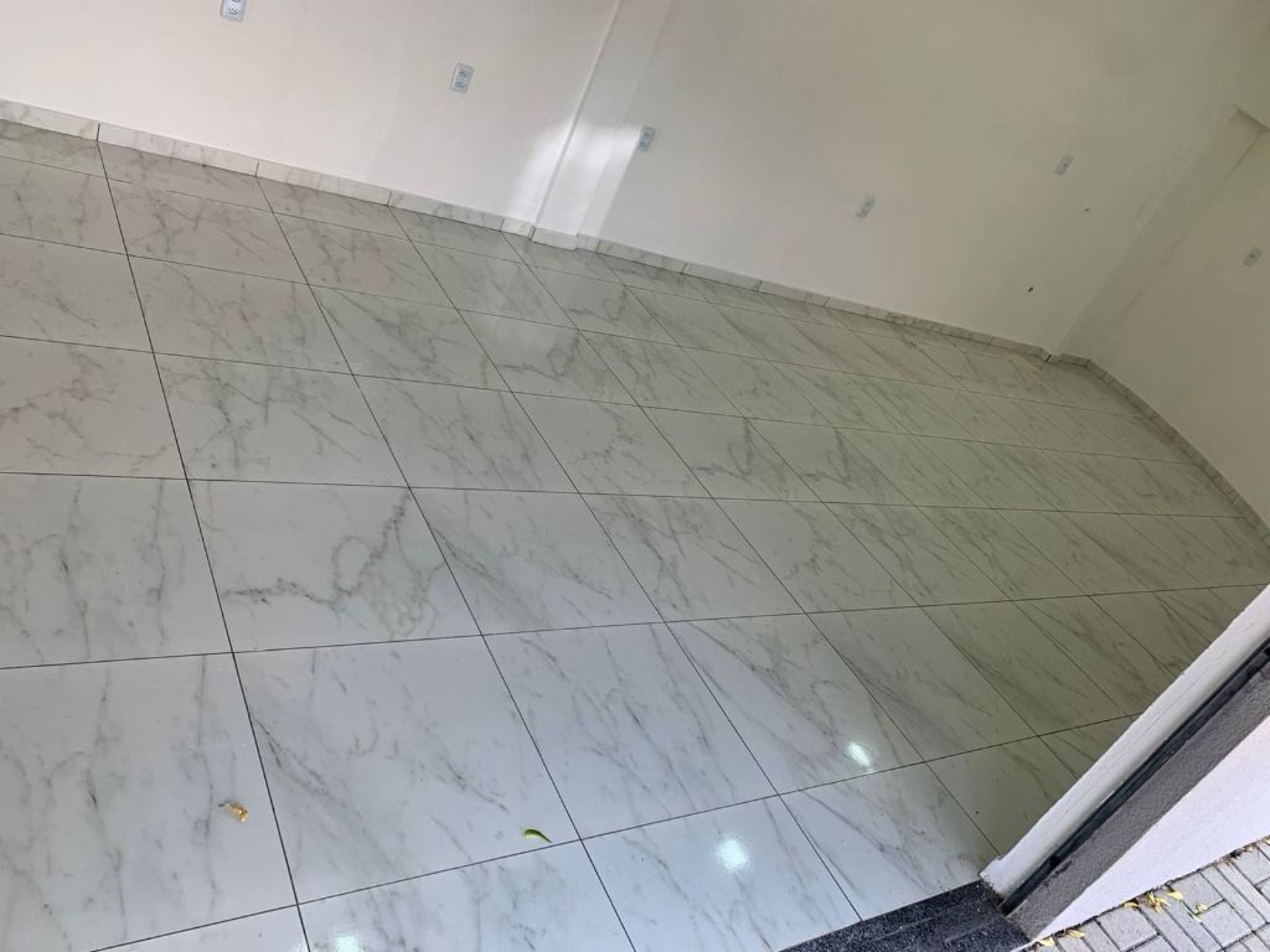 Ponto para alugar, 17 m² por R$ 664,25/mês - Itaperi - Fortaleza/CE