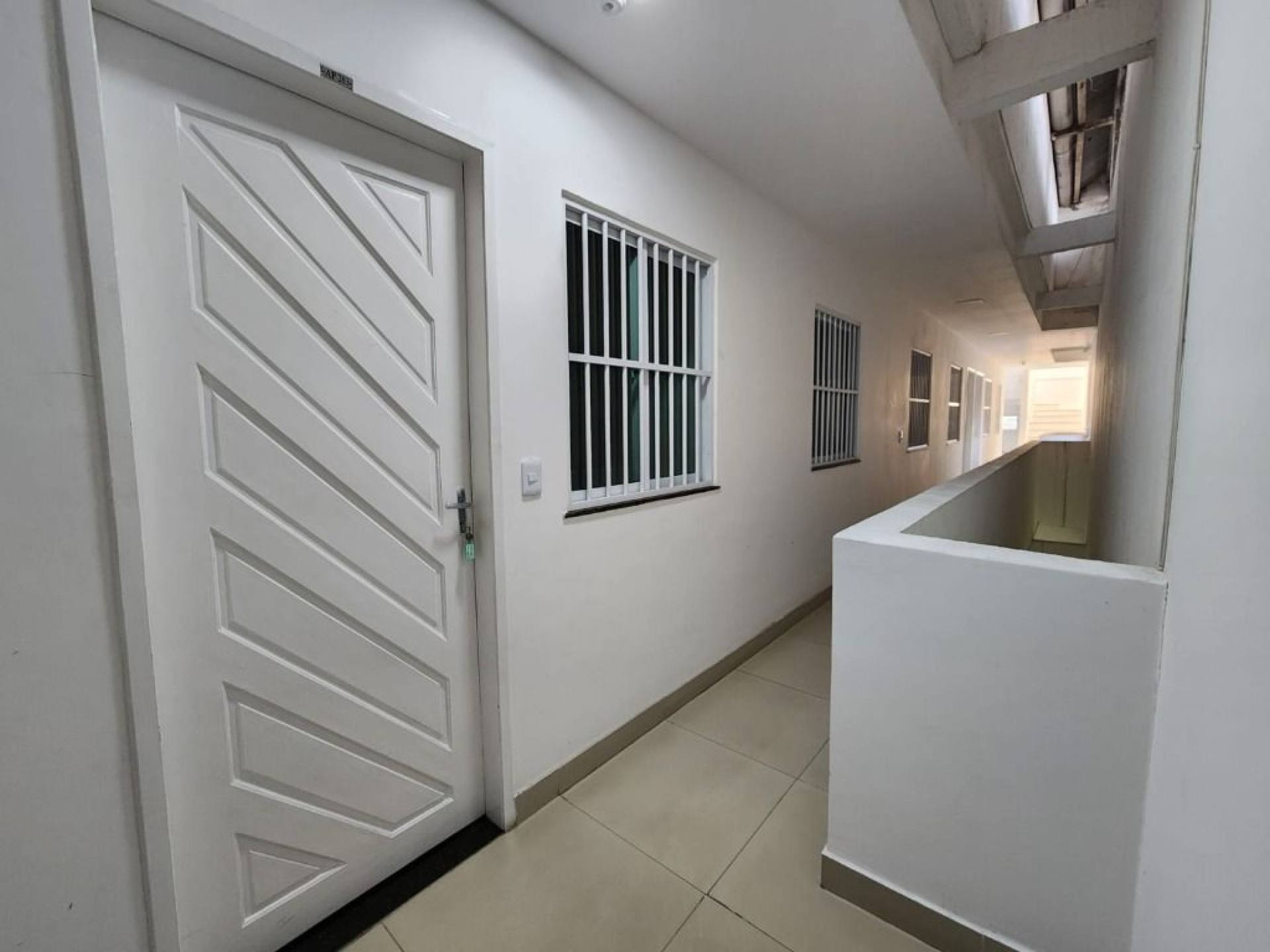 Apartamento com 2 quartos para alugar, 46 m² por R$ 1.300/mês - Montese - Fortaleza/CE