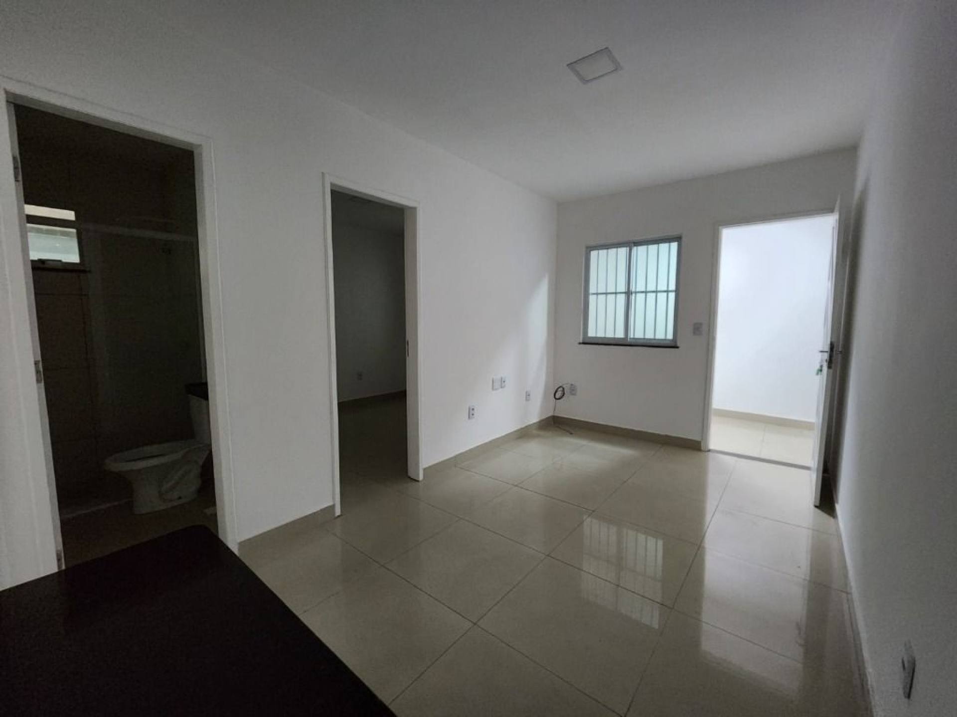 Apartamento com 2 quartos para alugar, 46 m² por R$ 1.300/mês - Montese - Fortaleza/CE