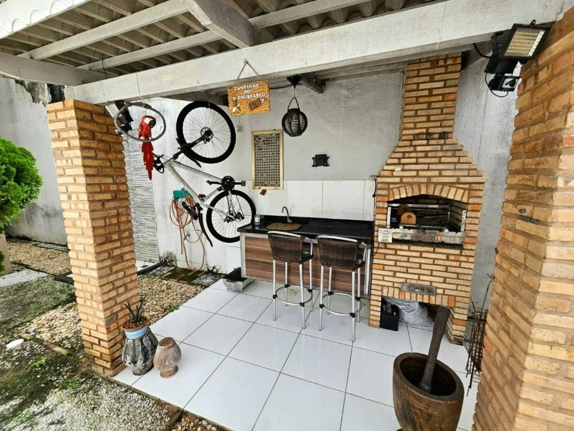 Casa com 4 Quartos à venda, 150 m² por R$ 550.000 - Itaperi - Fortaleza/CE