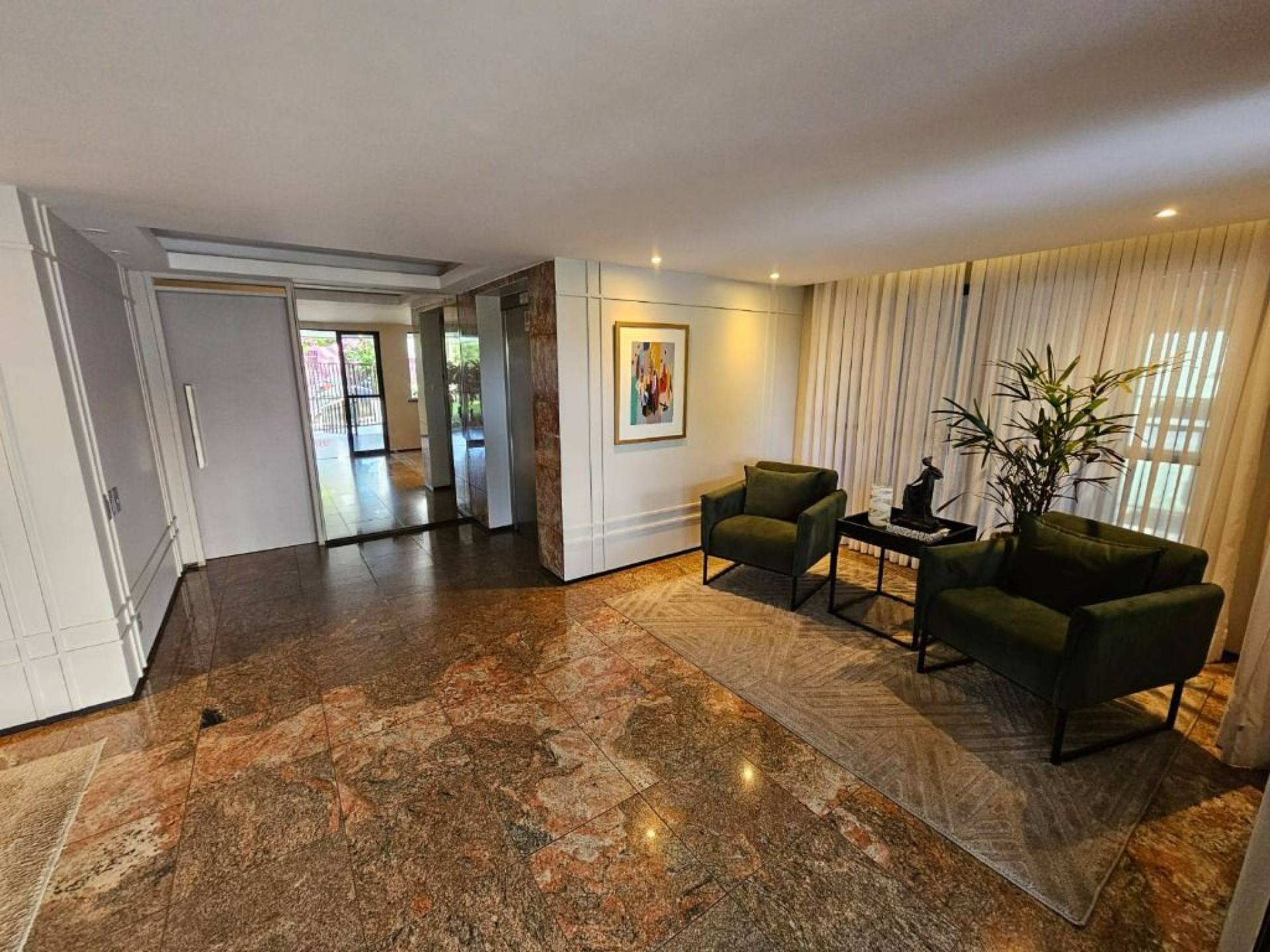 Apartamento com 3 dormitórios à venda, 143 m² por R$ 750.000,00 - Cocó - Fortaleza/CE