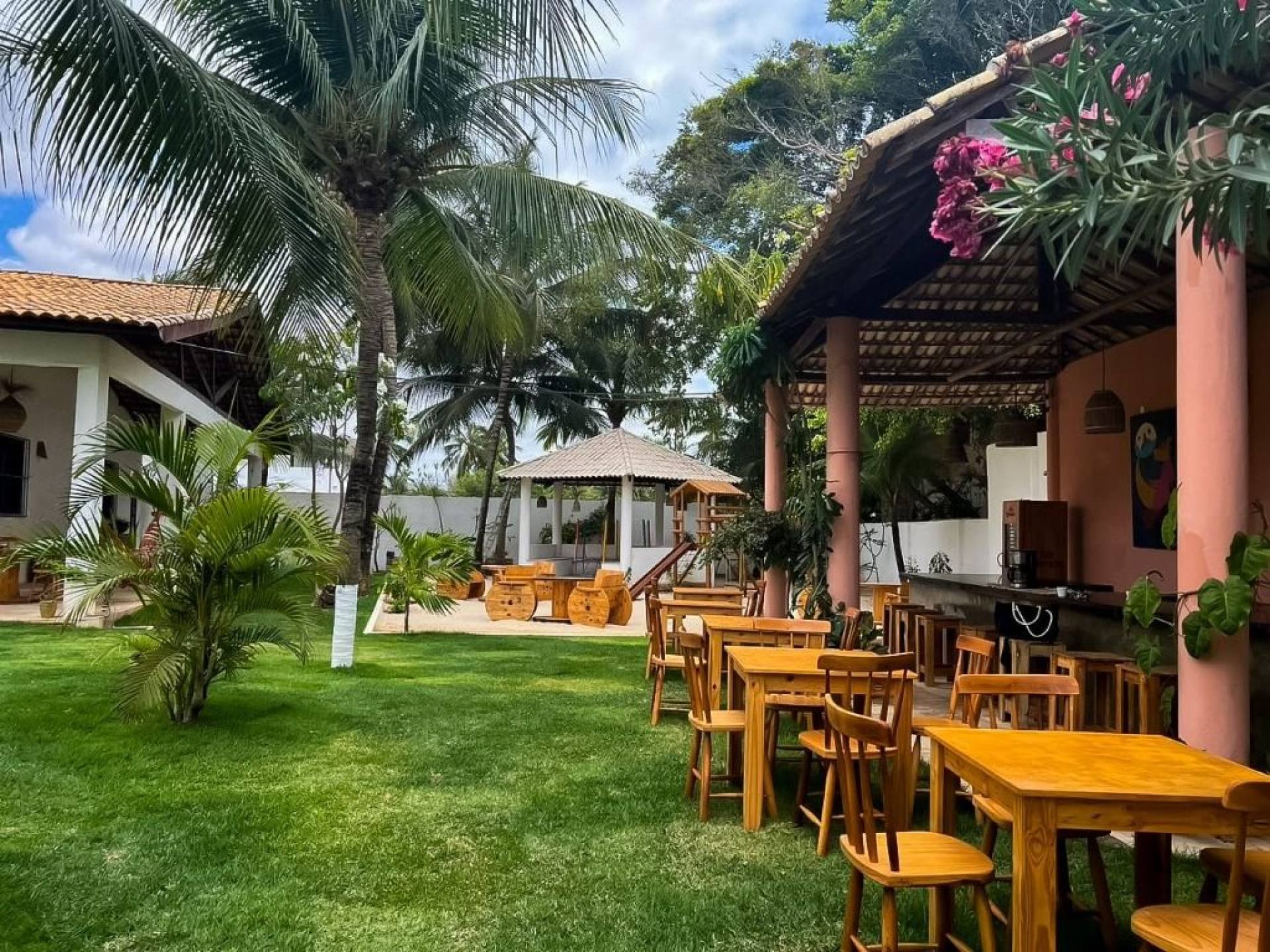 Pousada com 8 dormitórios à venda, 490 m² por R$ 4.200.000,00 - Cumbuco - Caucaia/CE
