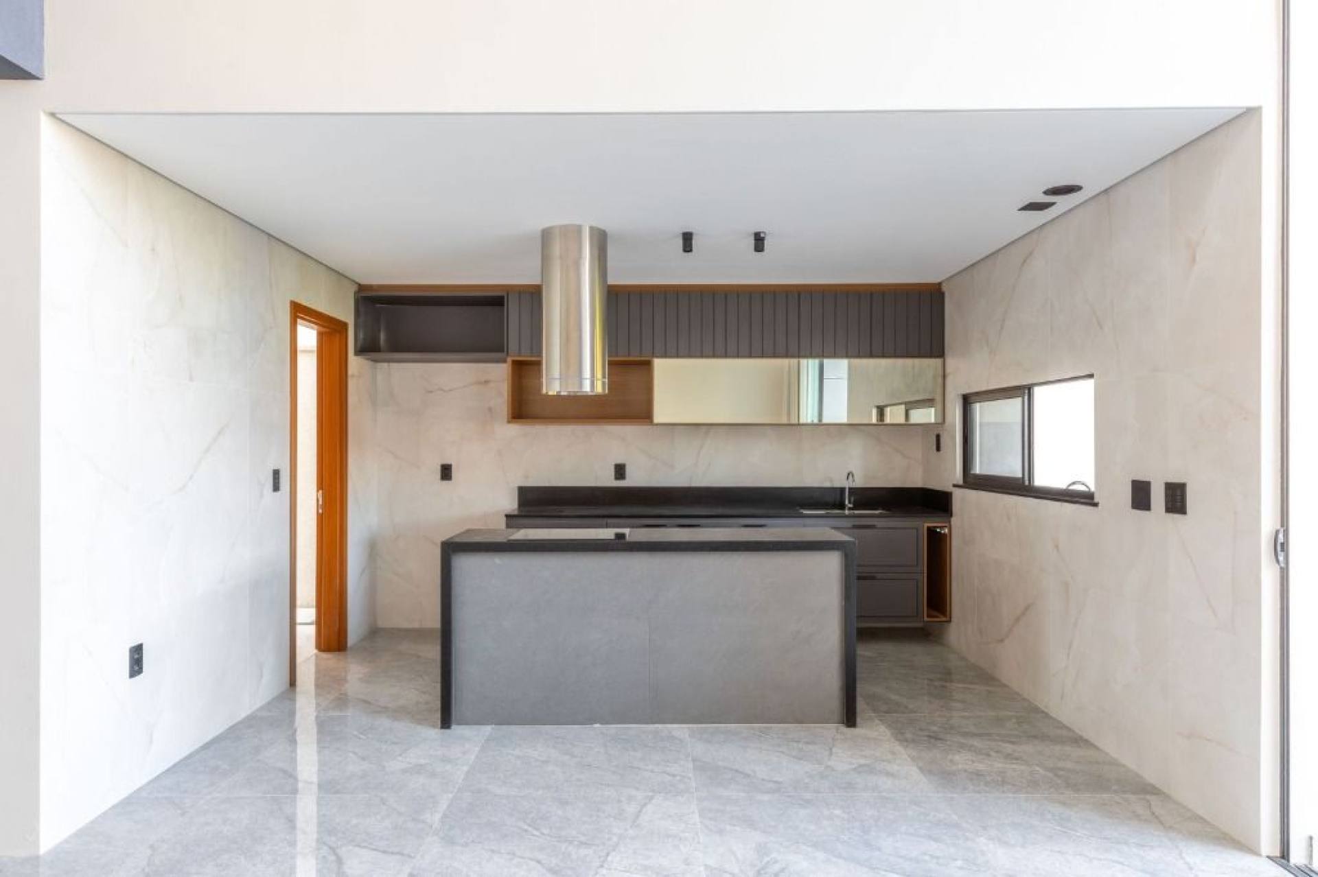 Casa com 3 quartos à venda, 134 m² por R$ 730.000 - Messejana - Fortaleza/CE