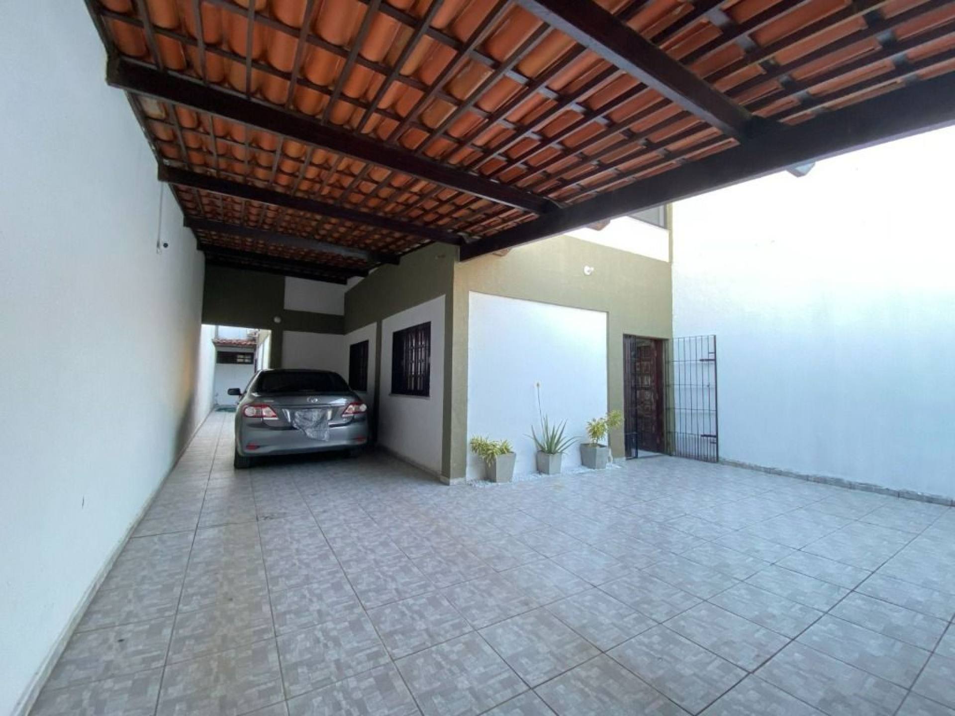 Casa duplex com 5 Quartos à venda, 221 m² por R$ 850.000 - Engenheiro Luciano Cavalcante - Fortaleza/CE