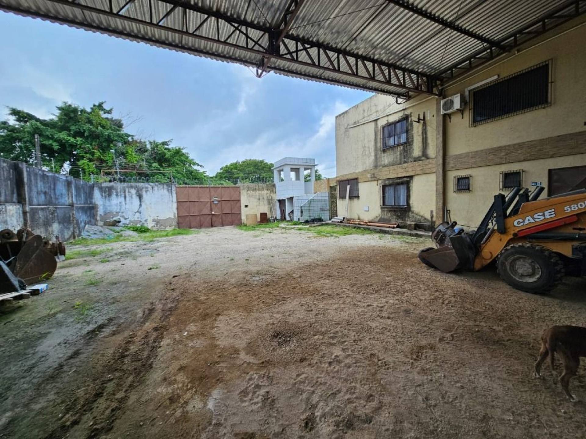 Galpão para alugar, 700 m² por R$ 11.001,00/mês - Castelão - Fortaleza/CE