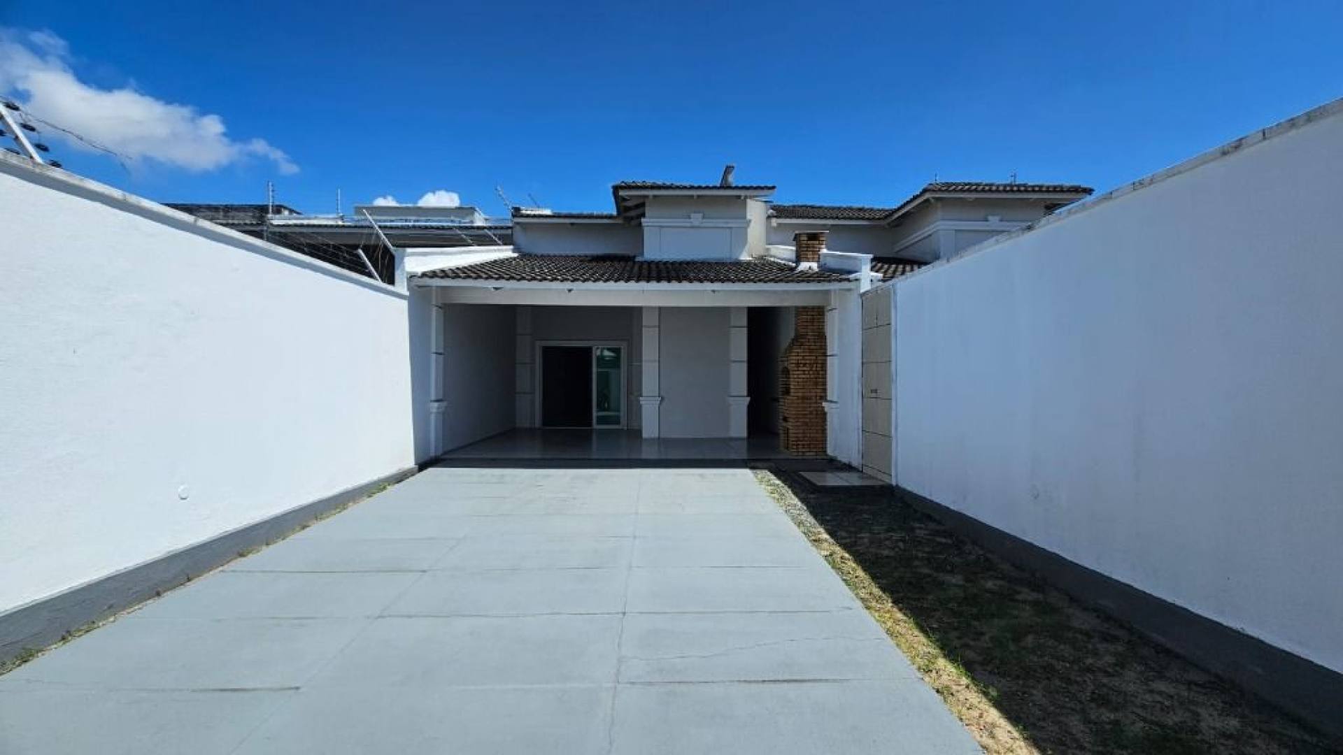 Casa Plana com 3 quartos à venda, 175 m² por R$ 795.000 - Sapiranga - Fortaleza/CE