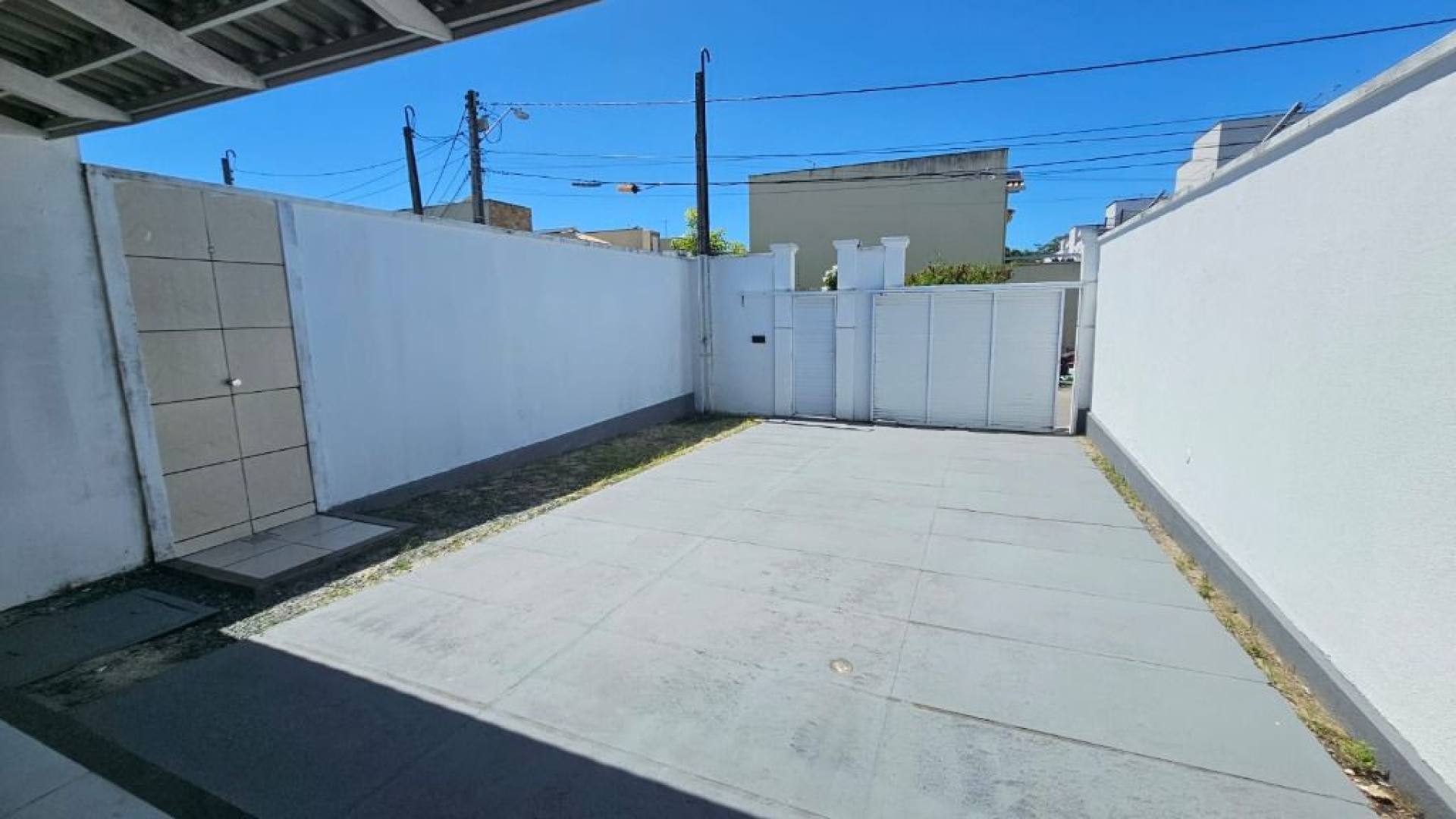 Casa Plana com 3 quartos à venda, 175 m² por R$ 795.000 - Sapiranga - Fortaleza/CE
