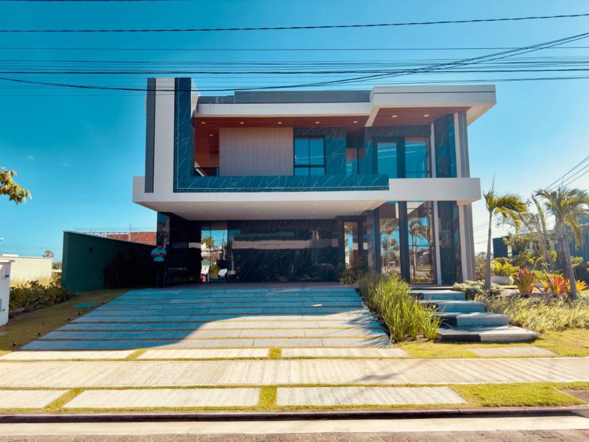 Casa com 5 quartos à venda, 373 m² por R$ 3.290.000 - Cidade Alpha - Eusébio/CE
