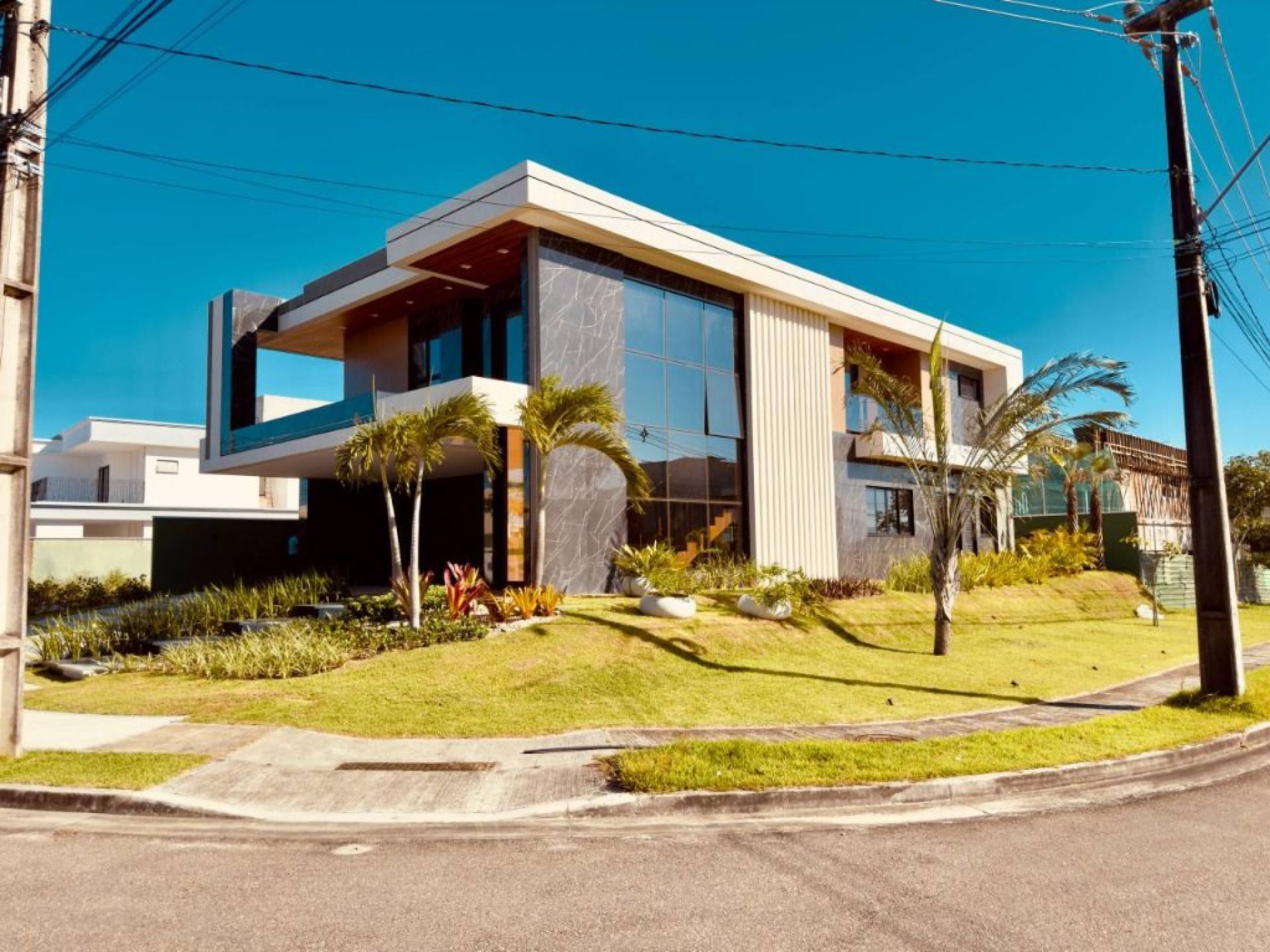 Casa com 5 quartos à venda, 373 m² por R$ 3.290.000 - Cidade Alpha - Eusébio/CE