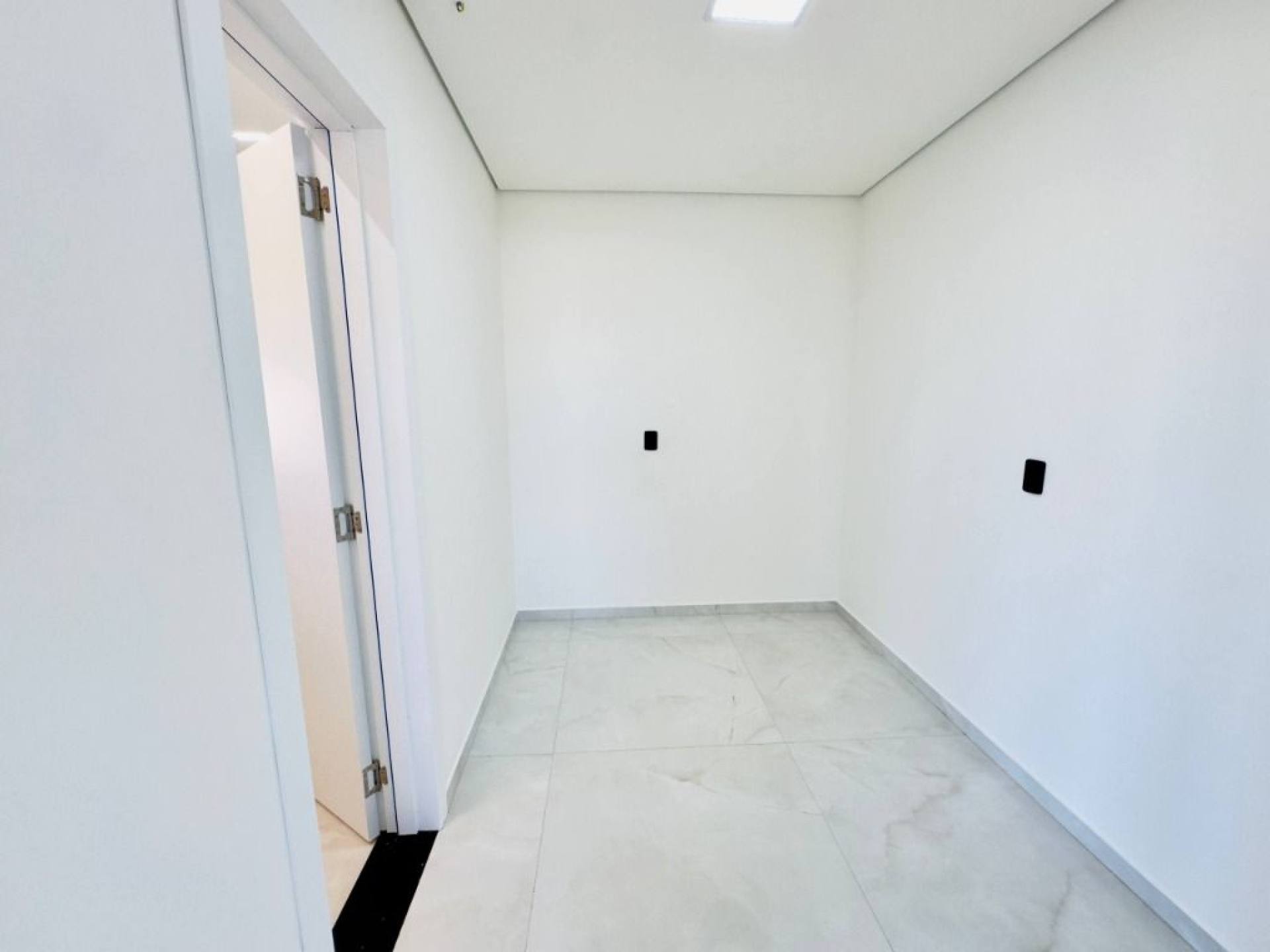 Casa Duplex com 4 quartos à venda, 214 m² por R$ 1.400.000 - Cidade Alpha - Eusébio/CE