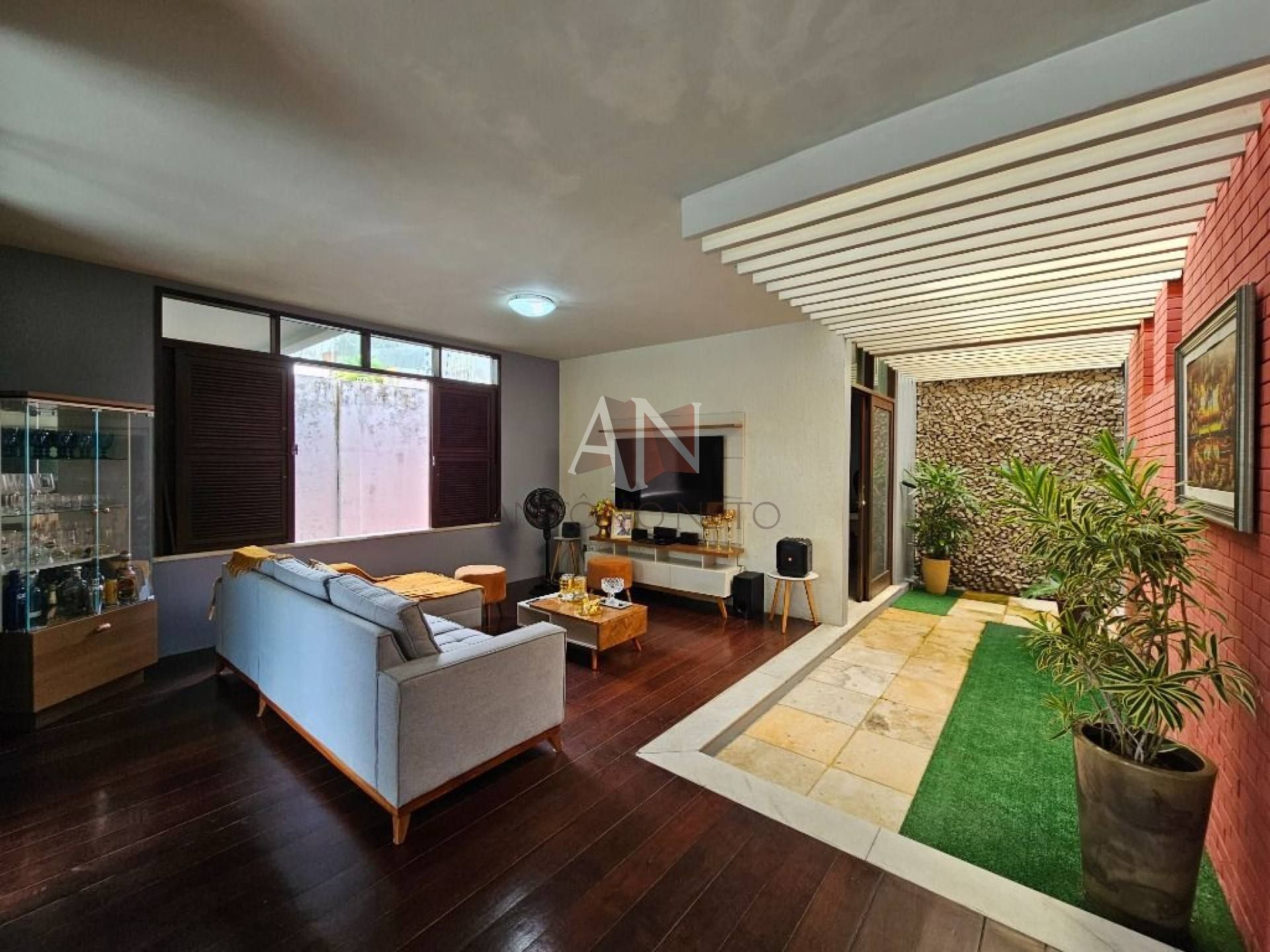 Casa Plana com 4 quartos à venda, 300 m² por R$ 740.000,00 - Papicu - Fortaleza/CE