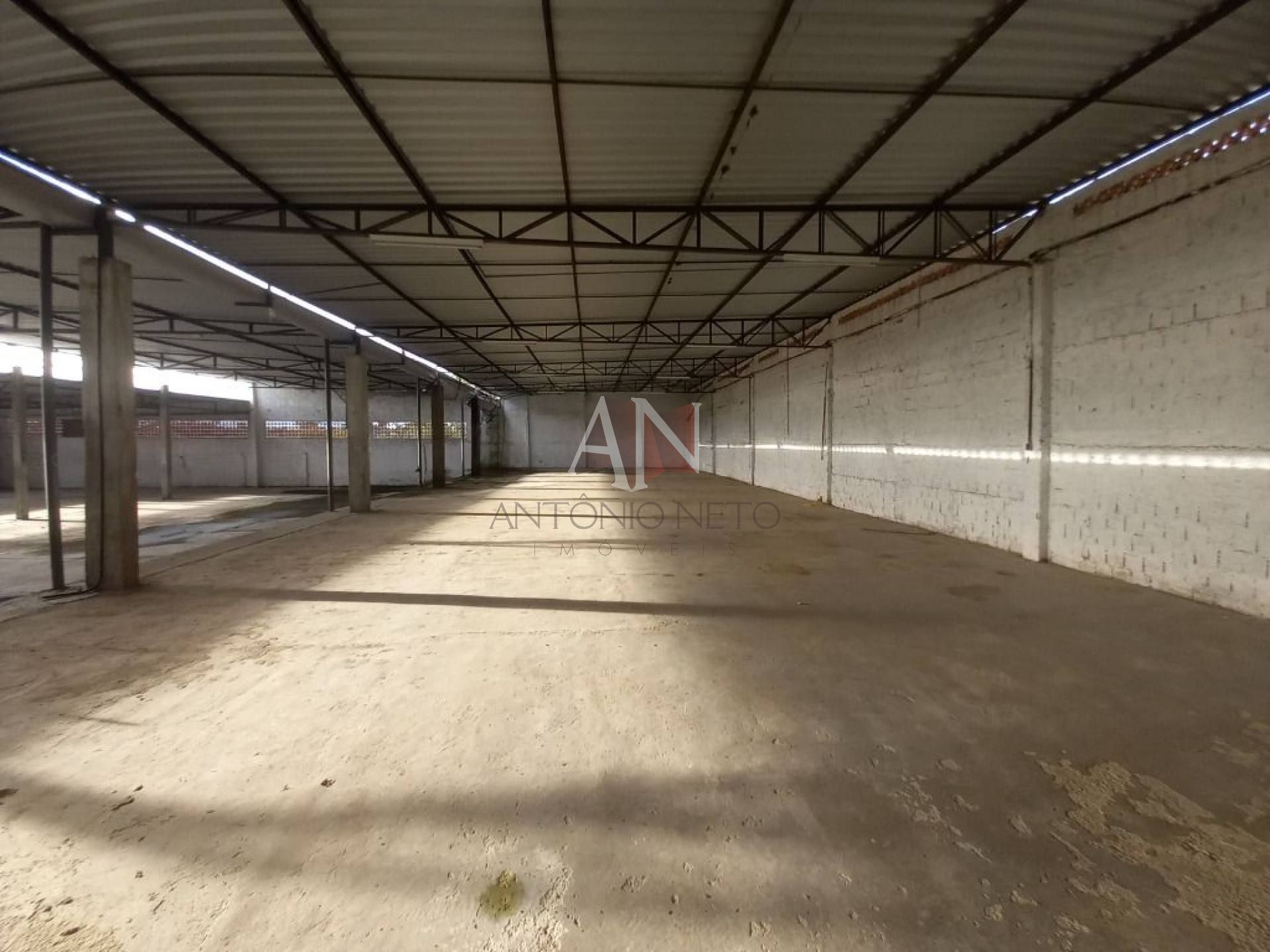 Galpão à venda, 1800 m² por R$ 790.000,00 - Tupuiu - Aquiraz/CE