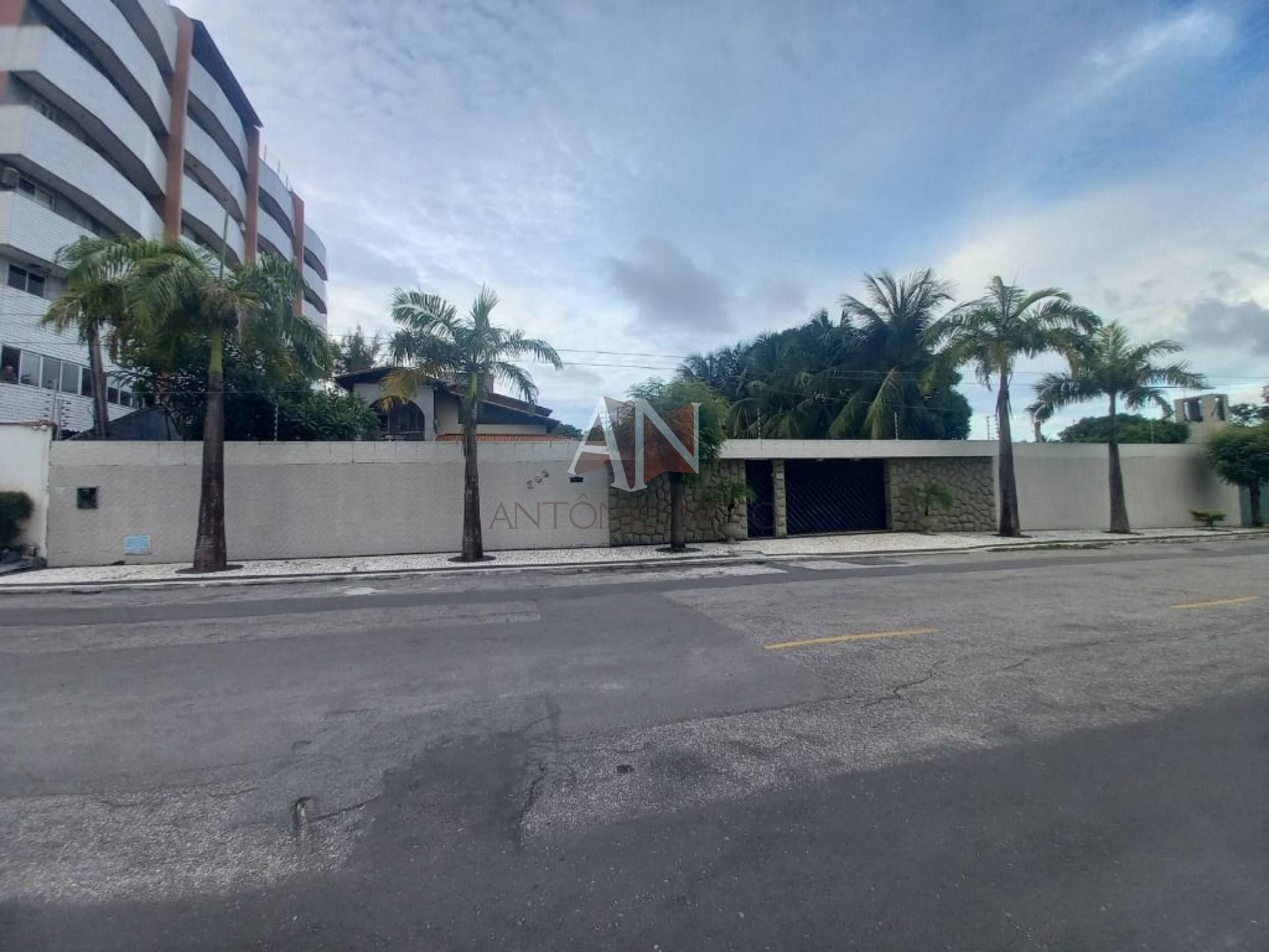 Casa Duplex com 4 quartos, 484 m² - venda por R$ 5.000.000 ou aluguel por R$ 25.000/mês - Edson Queiroz - Fortaleza/CE